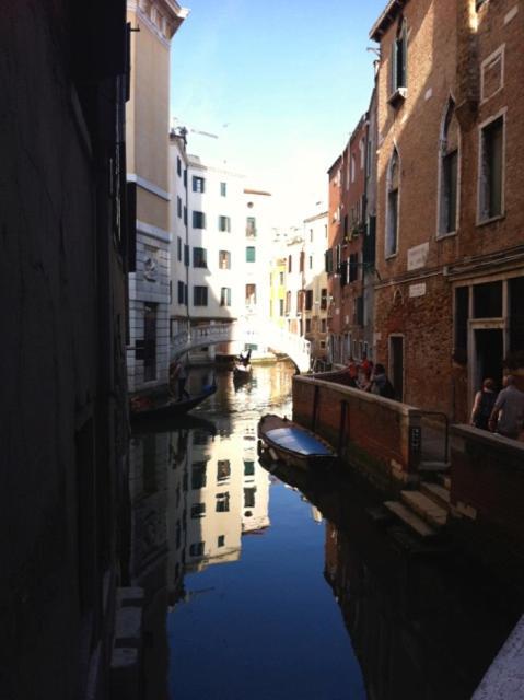 B&B Al Teatro With Canal View Венеция Экстерьер фото