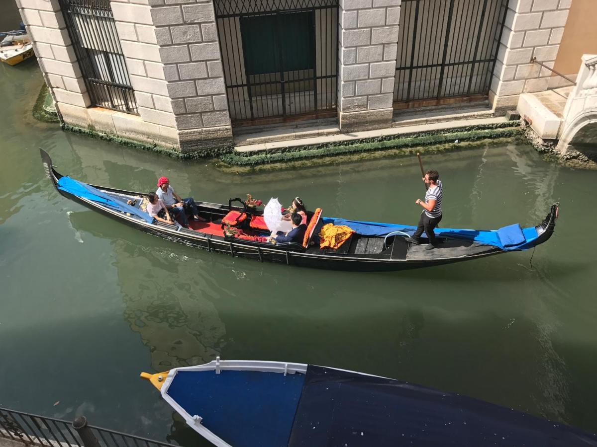B&B Al Teatro With Canal View Венеция Экстерьер фото